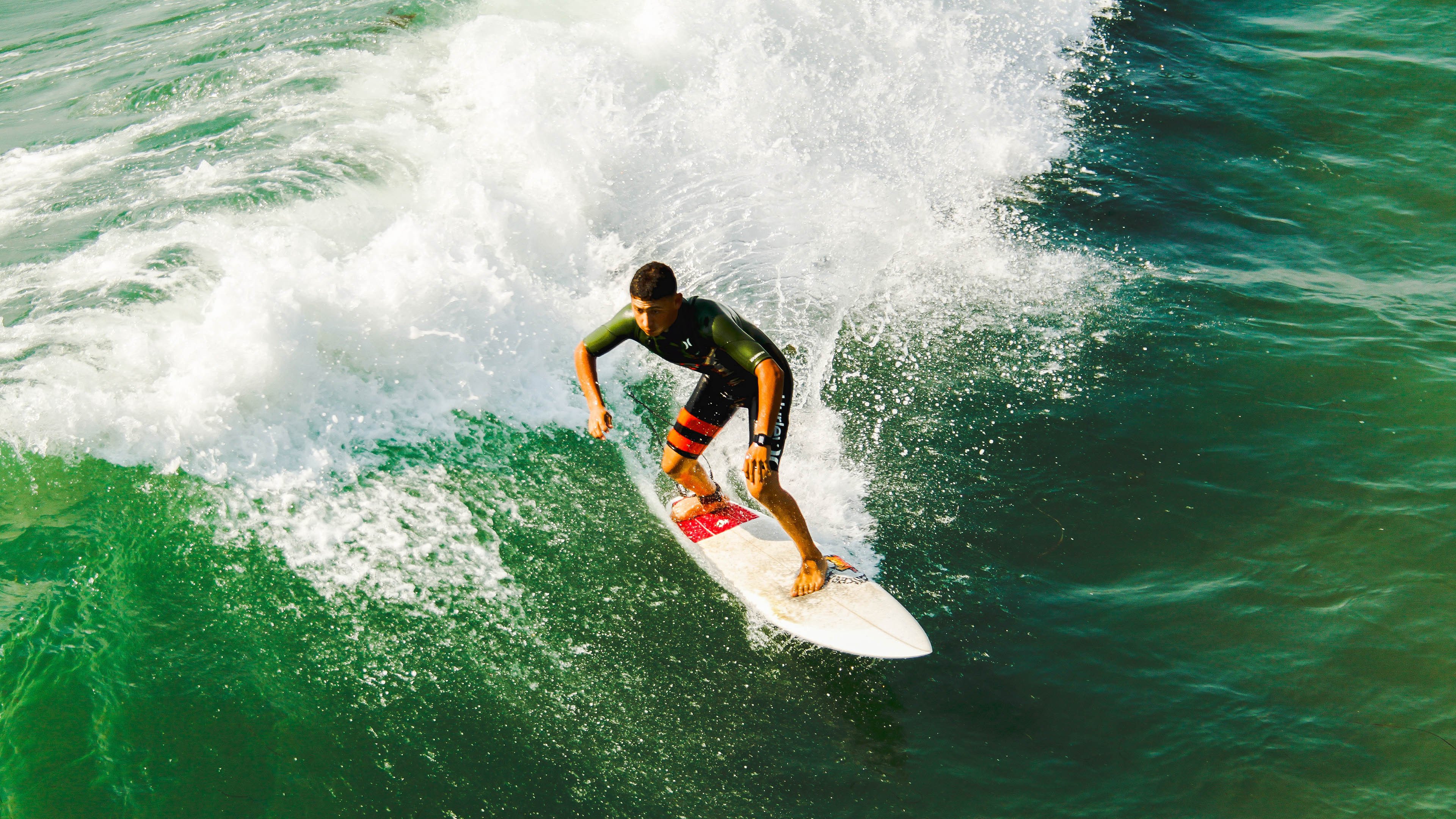 费德勒迎来二十赛季高光表现,热火球迷沸腾!